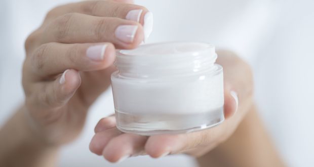 moisturising the skin